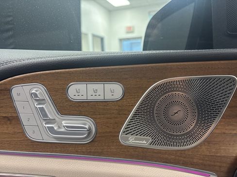 Used 2021 Mercedes-Benz GLS 580 GLS 580 image 26