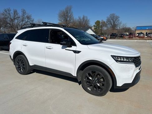 Used 2021 Kia Sorento EX w/ EX AWD X-Line Package image 17