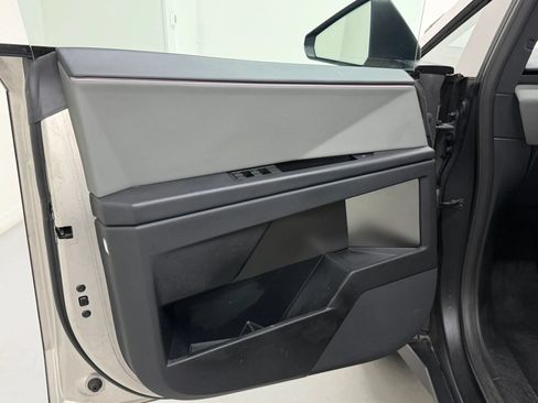 Used 2025 Tesla Cybertruck 2WD Crew Cab image 68