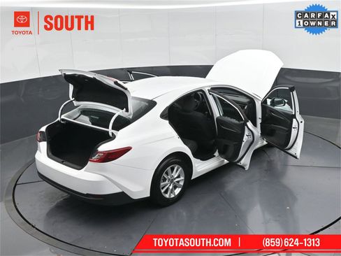 Used 2025 Toyota Camry LE image 47