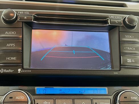 Used 2015 Toyota RAV4 Limited AWD/4WD image 22