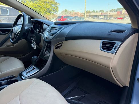 Used 2011 Hyundai Elantra GLS w/ Preferred Equipment Pkg 3 image 19