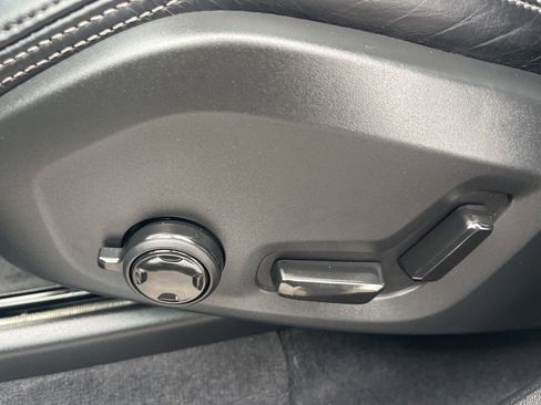 Used 2022 Volvo XC90 T6 Inscription w/ Lounge Package image 19