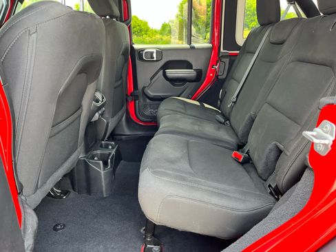 Used 2019 Jeep Wrangler Unlimited Sport AWD/4WD image 22
