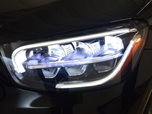 Certified 2022 Mercedes-Benz GLC 300 image 11