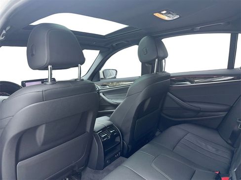 Used 2022 BMW 530i w/ Convenience Package image 39