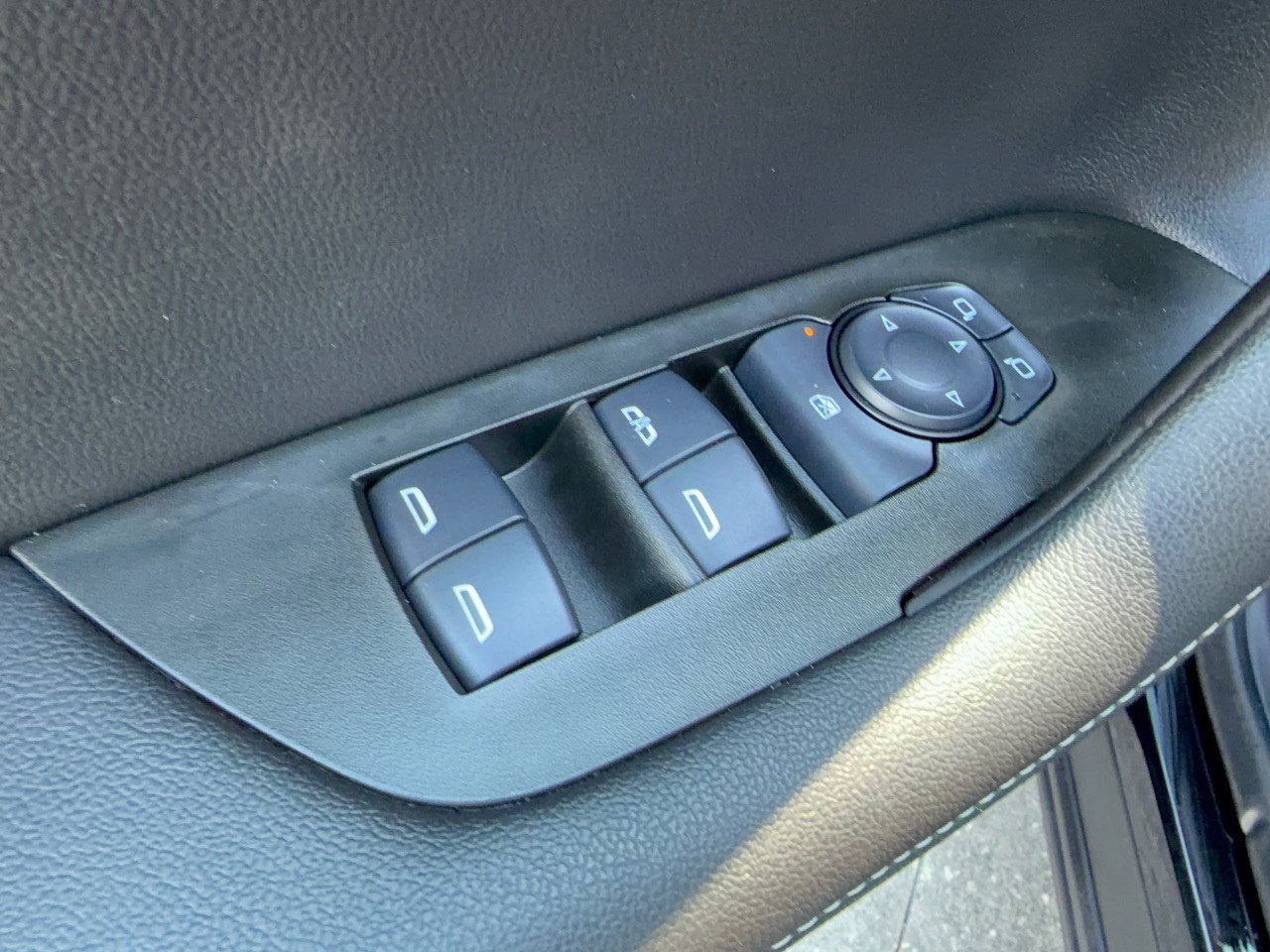 Used 2024 Chevrolet Blazer LT w/ Convenience Package FWD image 15