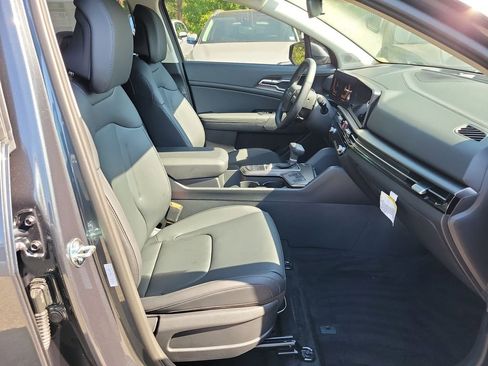 New 2026 Kia Sportage EX FWD image 7