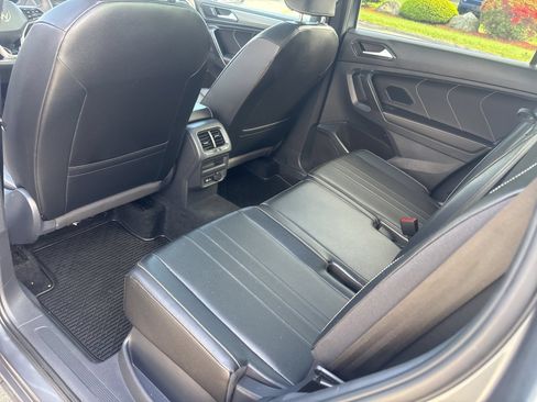 Used 2022 Volkswagen Tiguan SE R-Line AWD/4WD image 33