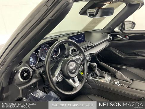 Used 2025 MAZDA MX-5 Miata RF Grand Touring image 25