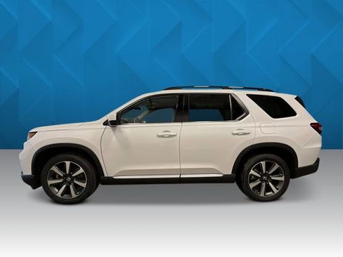 New 2025 Honda Pilot Touring image 2