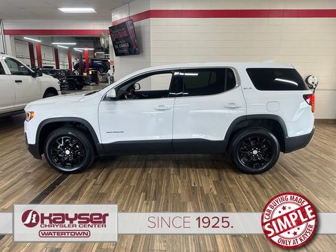 Used 2022 GMC Acadia SLE w/ LPO, Floor Liner Package AWD/4WD image 2