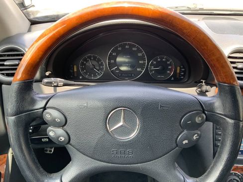 Used 2005 Mercedes-Benz CLK 320 Cabriolet image 9