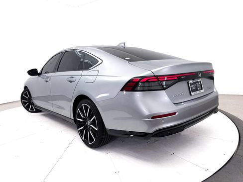 Used 2025 Honda Accord Touring image 2