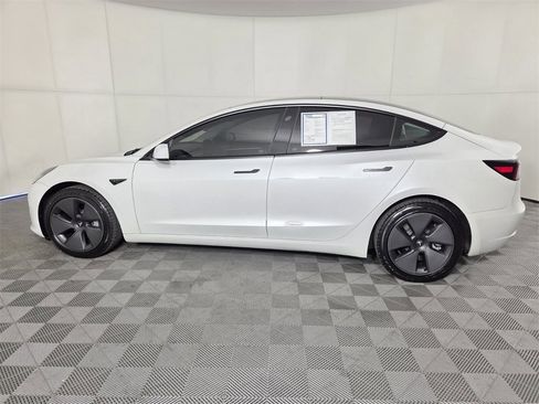 Used 2023 Tesla Model 3 Standard Range image 8