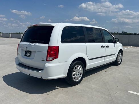 Used 2014 RAM C/V Tradesman FWD image 6