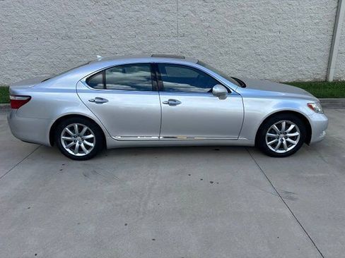 Used 2008 Lexus LS 460 RWD image 25