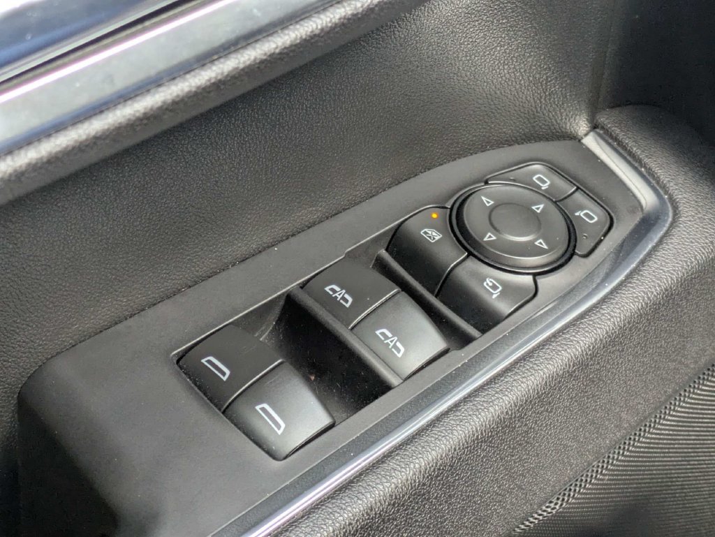 Used 2025 GMC Sierra 1500 SLT RWD image 39