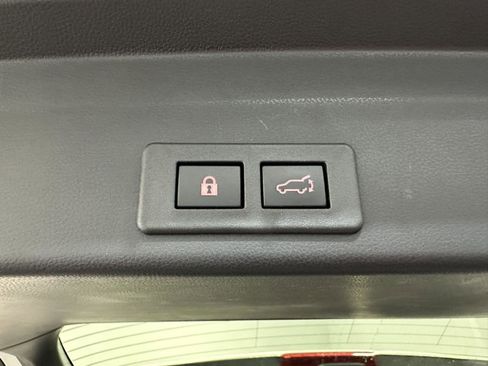 Used 2023 Subaru Ascent Touring image 34