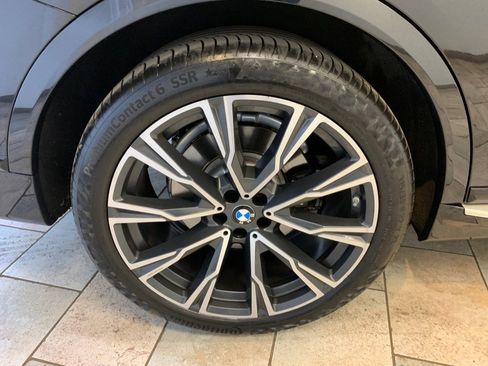 Used 2022 BMW X7 xDrive40i w/ M Sport Package AWD/4WD image 10