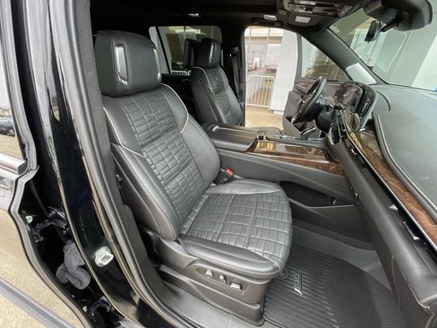 Certified 2021 Cadillac Escalade ESV Sport Platinum image 28
