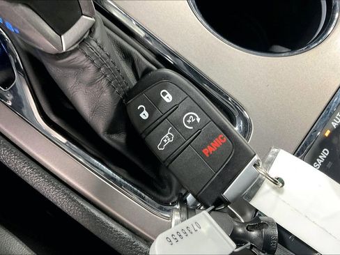 Used 2021 Jeep Grand Cherokee Limited AWD/4WD image 12