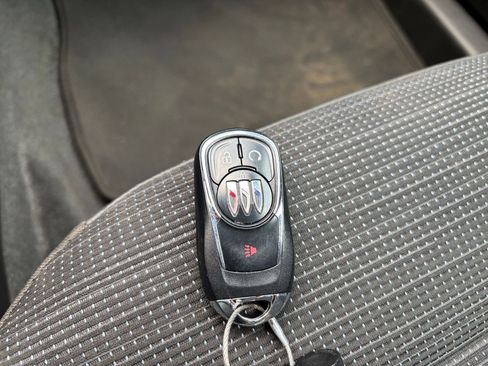 Used 2025 Buick Envista Preferred FWD image 23