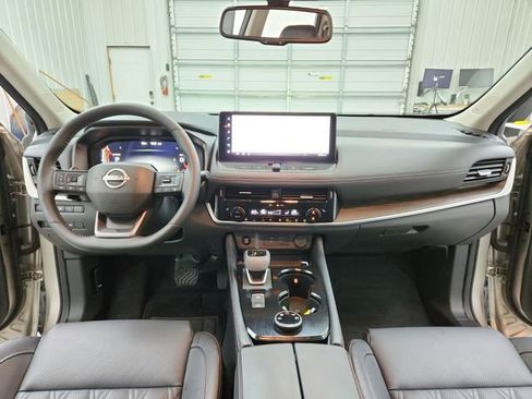 Used 2026 Nissan Rogue Platinum w/ Platinum Premium Package AWD/4WD image 26