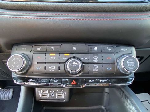 Used 2024 Dodge Durango GT image 23