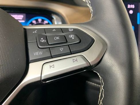 Used 2024 Volkswagen Atlas SE AWD/4WD image 32