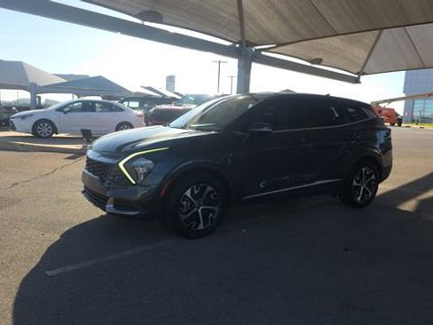 Used 2023 Kia Sportage EX FWD image 2