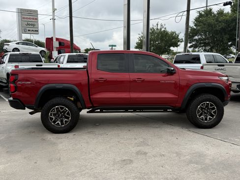 Used 2024 Chevrolet Colorado ZR2 w/ ZR2 Convenience Package III AWD/4WD image 3