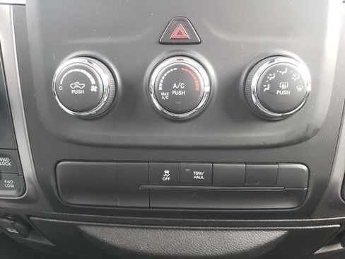 Certified 2024 RAM 1500 Classic SLT image 17