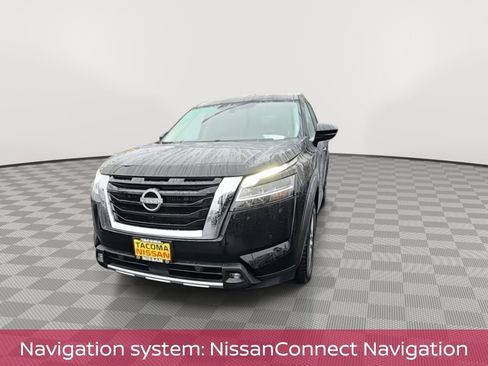 Used 2022 Nissan Pathfinder SL image 3