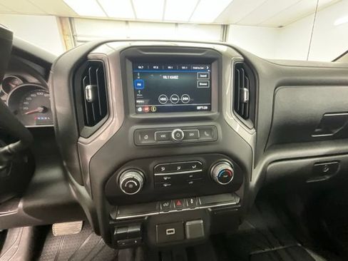 Used 2019 Chevrolet Silverado 1500 Custom w/ Custom Convenience Package AWD/4WD image 10