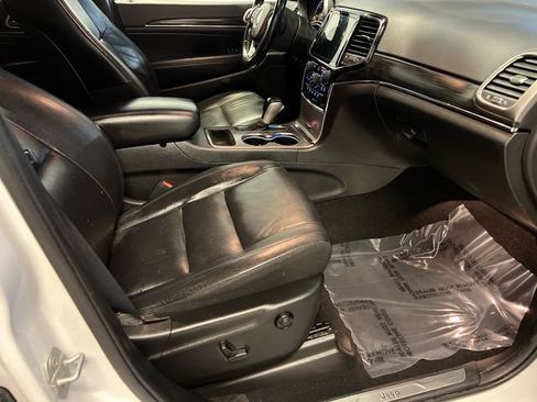 Used 2019 Jeep Grand Cherokee Limited RWD image 11
