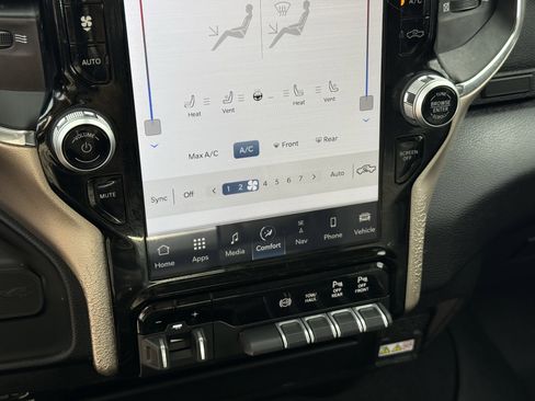 Used 2024 RAM 2500 Laramie image 22