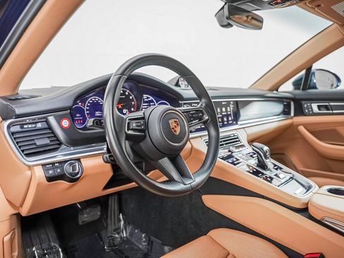 Certified 2023 Porsche Panamera 4 Platinum Edition AWD/4WD image 4
