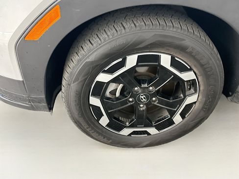 Used 2025 Hyundai Santa Fe SEL image 11