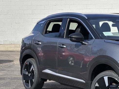 New 2025 Nissan Kicks SR image 4