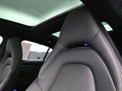 Certified 2023 Porsche Panamera 4 Platinum Edition image 16