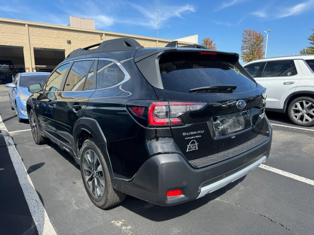Used 2023 Subaru Outback Limited XT AWD/4WD image 4