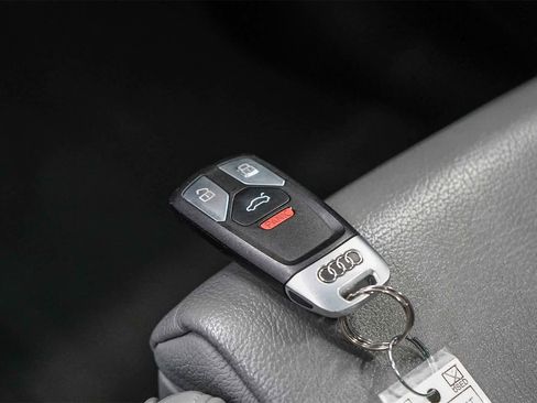 Used 2018 Audi Q5 2.0T Premium Plus w/ Premium Plus Package image 27