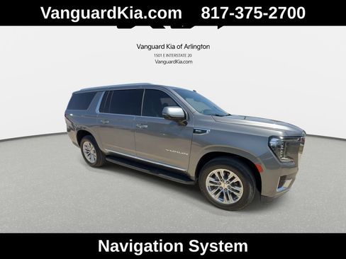 Used 2021 GMC Yukon XL SLT w/ SLT Premium Package AWD/4WD image 2