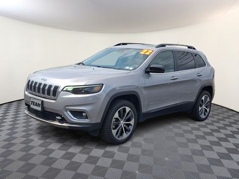 Used 2022 Jeep Cherokee Limited w/ Elite Package AWD/4WD image 3