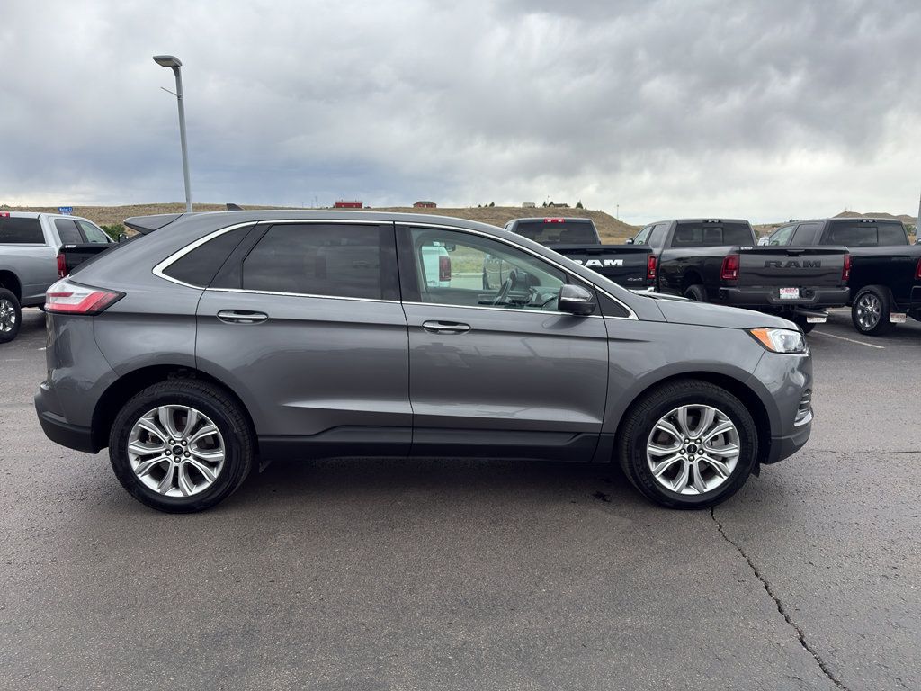 Used 2024 Ford Edge Titanium AWD/4WD image 4