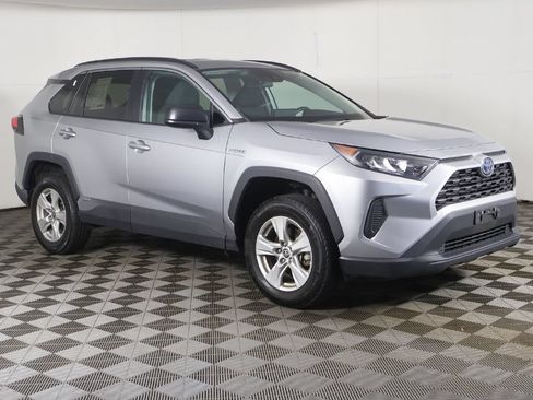 Used 2021 Toyota RAV4 LE AWD/4WD image 42