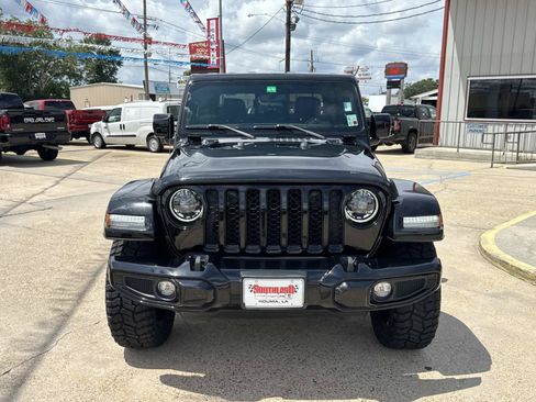 Used 2023 Jeep Gladiator Overland AWD/4WD image 2