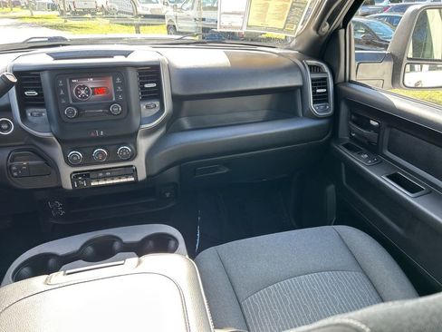 Used 2024 RAM 2500 Tradesman w/ Chrome Appearance Group image 11