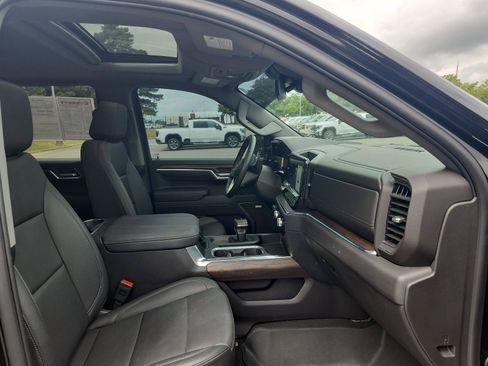 Used 2024 GMC Sierra 1500 SLT w/ SLT Premium Plus Package AWD/4WD image 10